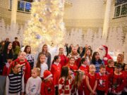 Dainomis džiugino rezidencijos lankytojus